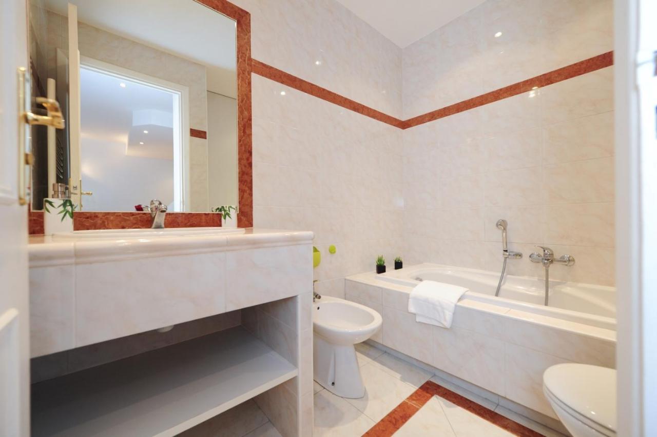 Le Savoy Palace - Five Stars Holiday House นีซ ภายนอก รูปภาพ
